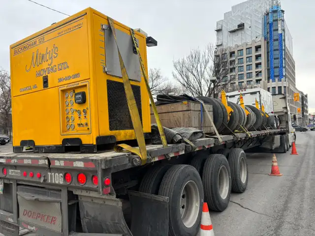 FLATBED TRUCK DRIVER - Photo 3