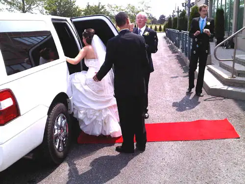 MISSISSAUGA LIMO BRAMPTON LIMOUSINE-WEDDING PROM 416-407-7355 - Photo 2