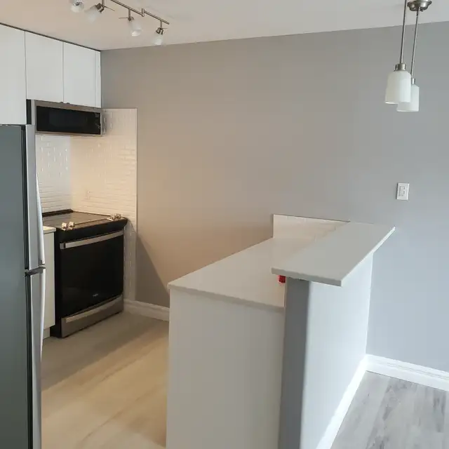 1 Bdr Renovated apartment 51 Jackson Rd Dartmouth - Photo 2