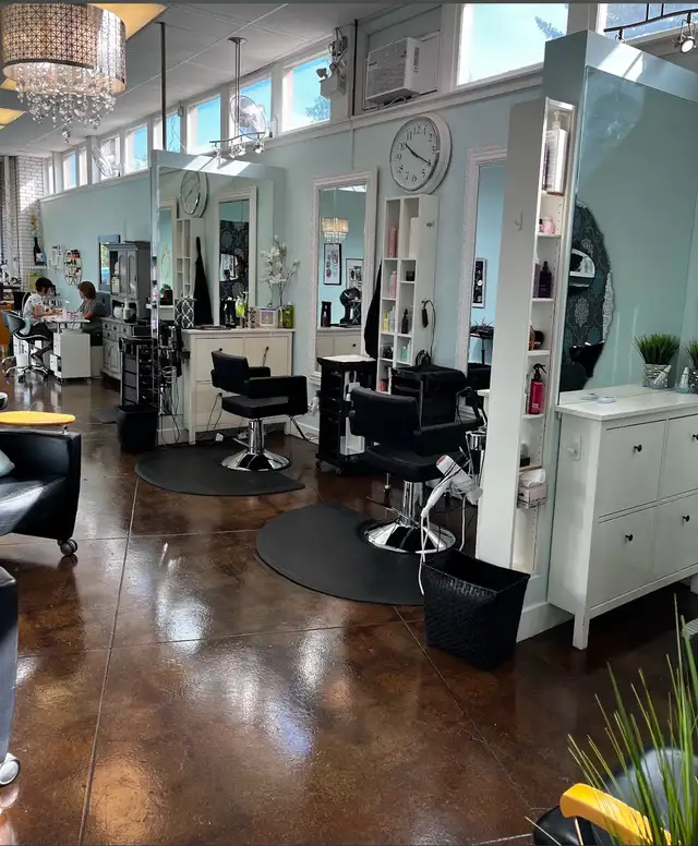 HAIR STYLIST & OR NAIL TECHNICIAN - Photo 3