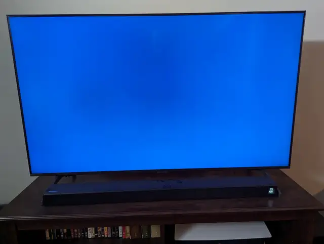 Samsung 50" Smart TV - Photo 4