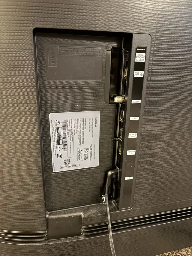 Samsung 50" Smart TV - Photo 5