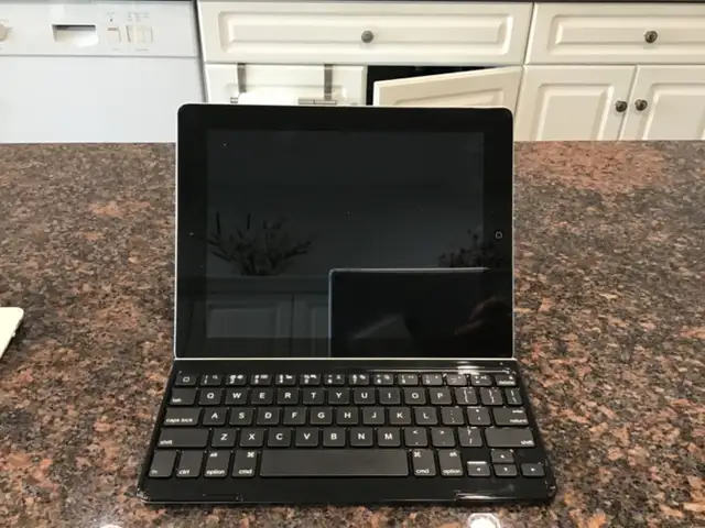 APPLE IPAD 2ND GENERATION - Photo 3