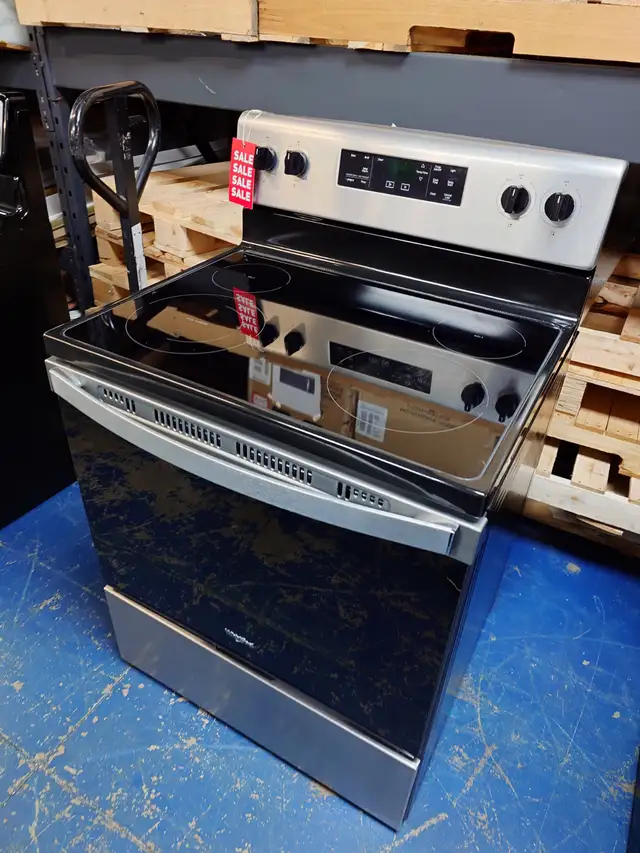 Whirlpool '30' Stainless Steel Freestanding Electric Range - Photo 2