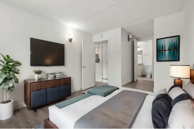 Available Immediately, Penthouse Apartments close to the river! - Photo 3