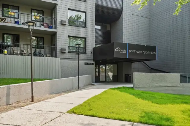 Available Immediately, Penthouse Apartments close to the river! - Photo 7