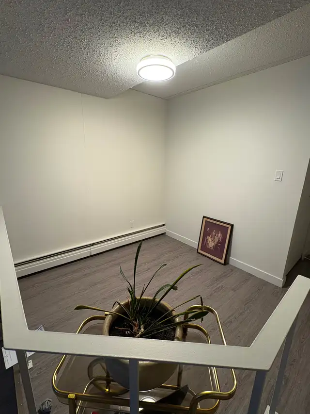 Available Immediately, Penthouse Apartments close to the river! - Photo 8