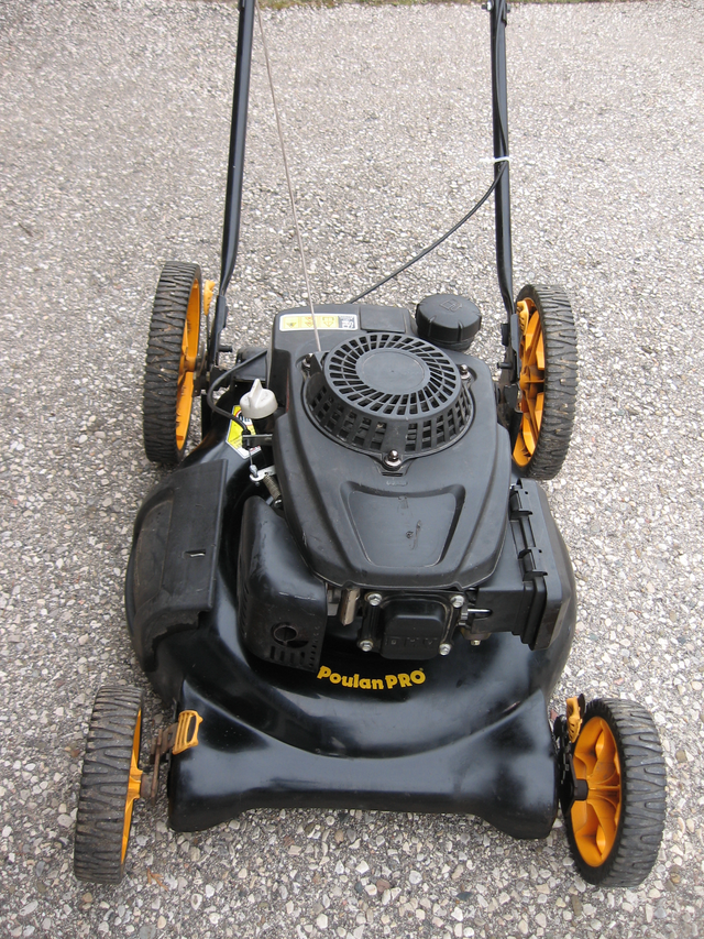 Poulan  Pro  21 '  Mulching  Mower  For  Sale