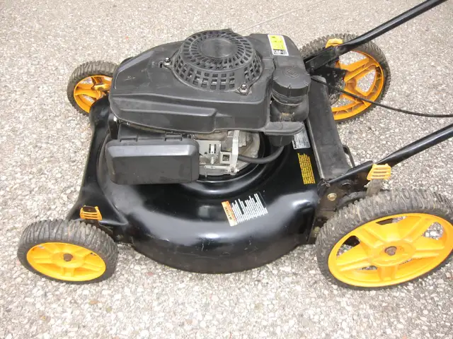 Poulan  Pro  21 '  Mulching  Mower  For  Sale - Photo 3