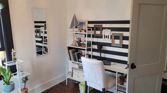 ★ Private room available April 1 in Walkerville/Riverside ★ - Photo 2