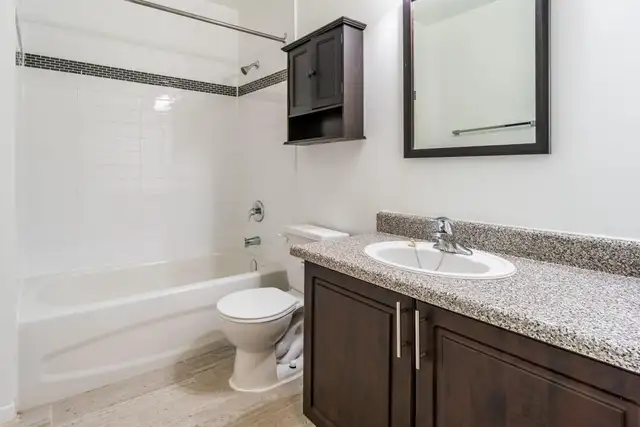 Silverstone Townhomes - Townhouse (3 bedroom) available at 282 S - Photo 7