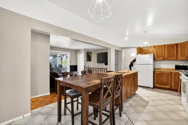 TERREBONNE ! BAISSE DE PRIX! BUNGALOW 5 CAC ET TERRAIN 44708PC ! - Photo 3