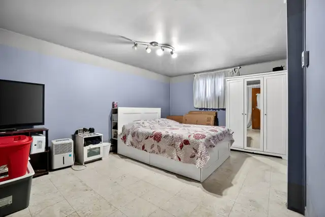 TERREBONNE ! BAISSE DE PRIX! BUNGALOW 5 CAC ET TERRAIN 44708PC ! - Photo 8