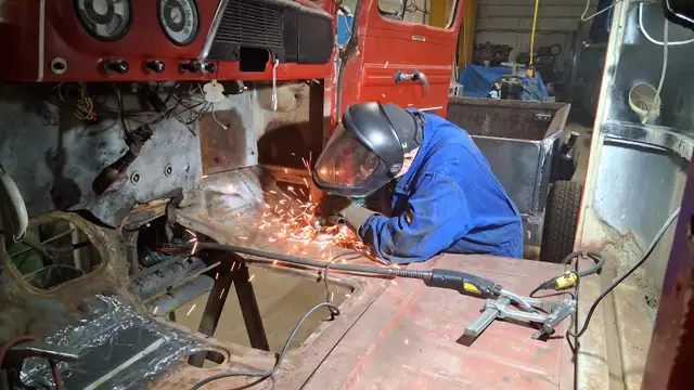 1952 Ford F1 pickup - Photo 9