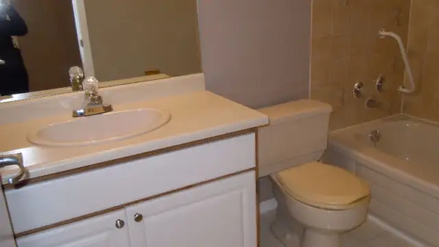 Bedroom for rent 3 min walk to Shawnessy C-Train - Photo 4