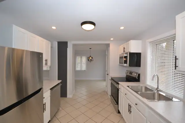 22-009 Nicely renovated Dartmouth home. Heat pump! - Photo 7