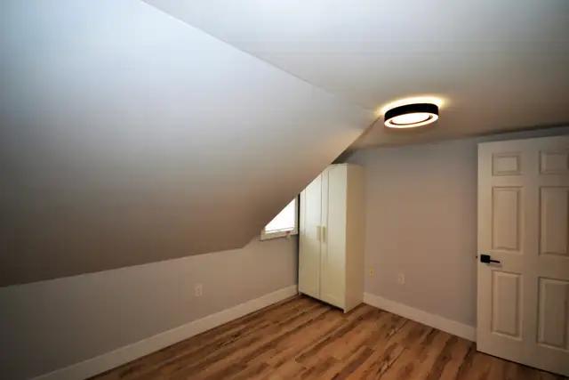 22-009 Nicely renovated Dartmouth home. Heat pump! - Photo 14