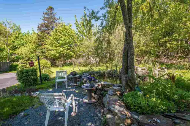 22-009 Nicely renovated Dartmouth home. Heat pump! - Photo 16