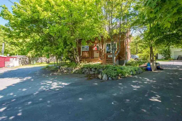 22-009 Nicely renovated Dartmouth home. Heat pump! - Photo 19