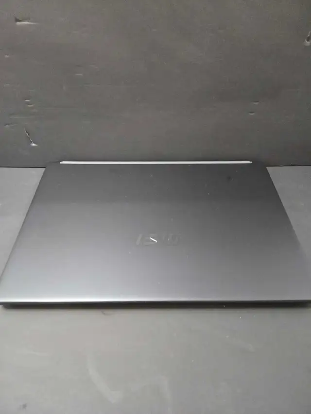 MSI Modern 15H Laptop With Charger - Photo 2