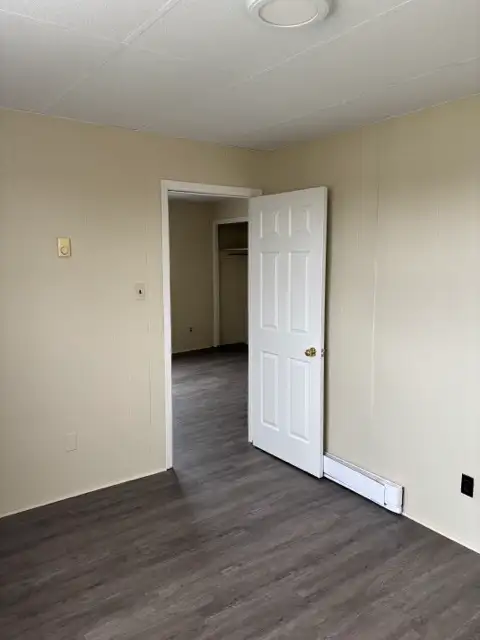 One Bedroom Apartment Available May 1st ALL inclusive - Photo 4