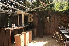 GRIFFINTOWN - Busgirl ou serveuse