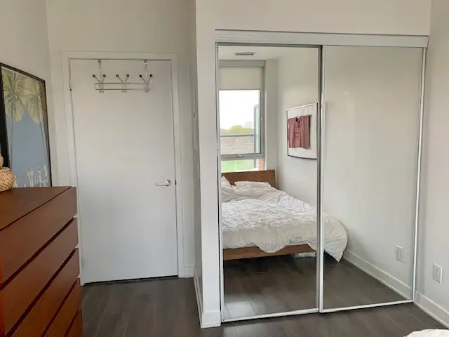 Large one plus den condo for rent Toronto - Photo 11