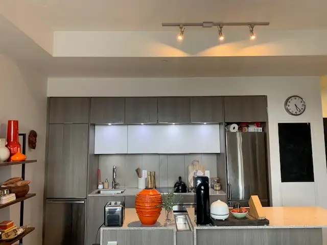 Large one plus den condo for rent Toronto - Photo 19