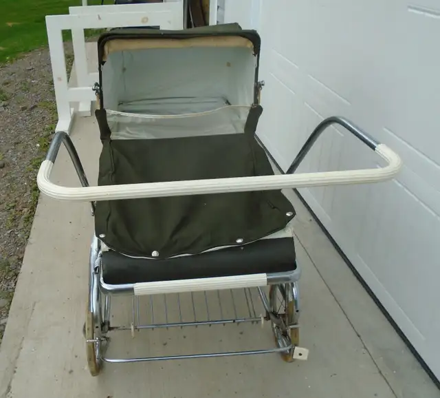 Baby Carriage - Photo 3