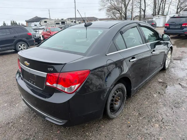 2015 Chevy Cruze - Photo 3