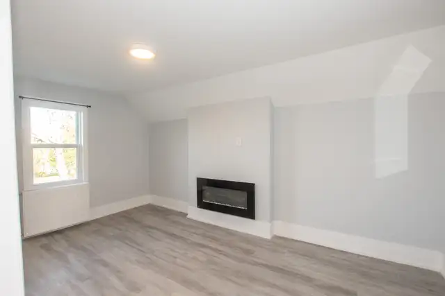 20 Patsy Ave, Welland - All Inclusive 2 Bedroom Upper Unit - Photo 6