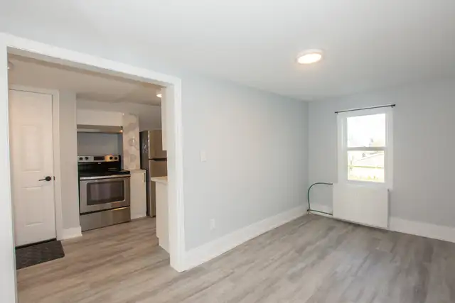 20 Patsy Ave, Welland - All Inclusive 2 Bedroom Upper Unit - Photo 8