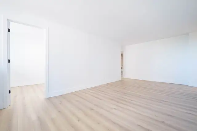 LIBRE - Face au Collège Bois-de-Boulogne Ahuntsic - Photo 2