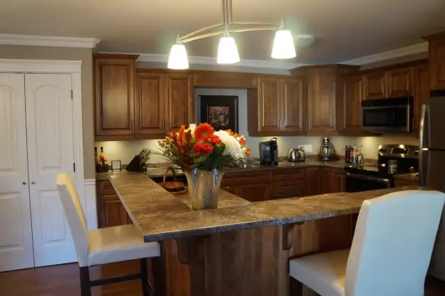 202-52 Brown Blvd, 2Bed/1Bath Northside w/Balcony, Avail Sept 1 - Photo 3