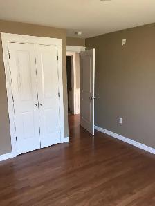 202-52 Brown Blvd, 2Bed/1Bath Northside w/Balcony, Avail Sept 1 - Photo 7