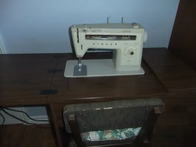 Machine a coudre - Photo 2