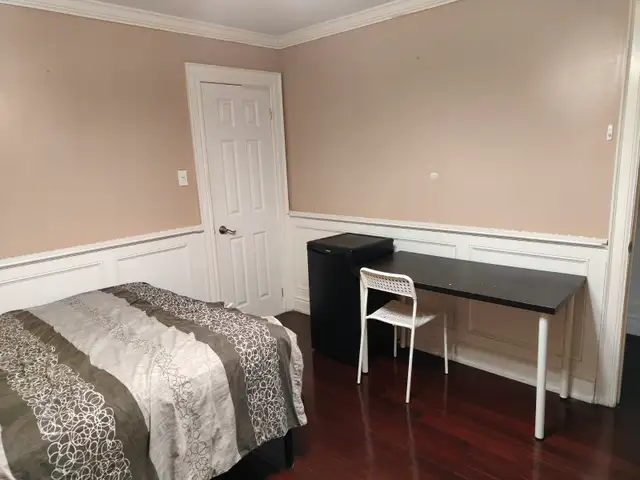 Room for rent walking to Erin Mills Town Centre - Photo 2