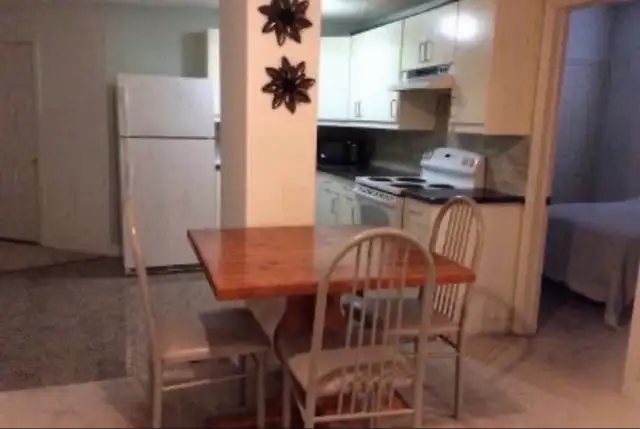 Bayview/Finch  Basement apartment - Photo 4