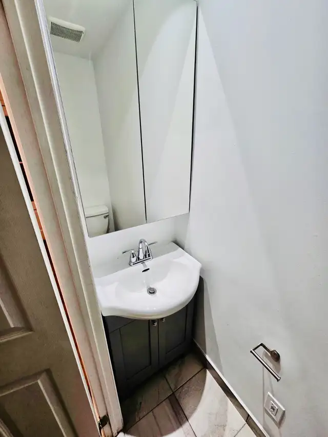 31/2 MONTREAL DOWNTOWN 1370$/ PLEASE CONTACT: (438) 873 - 8708 - Photo 7