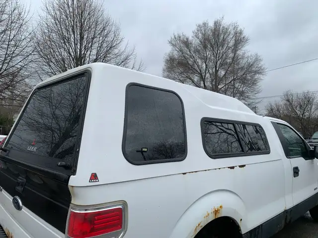 F150 long box high rise truck cap 8ft - Photo 2