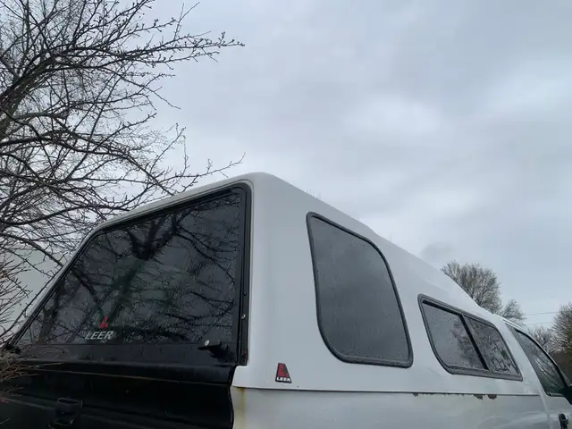 F150 long box high rise truck cap 8ft - Photo 9