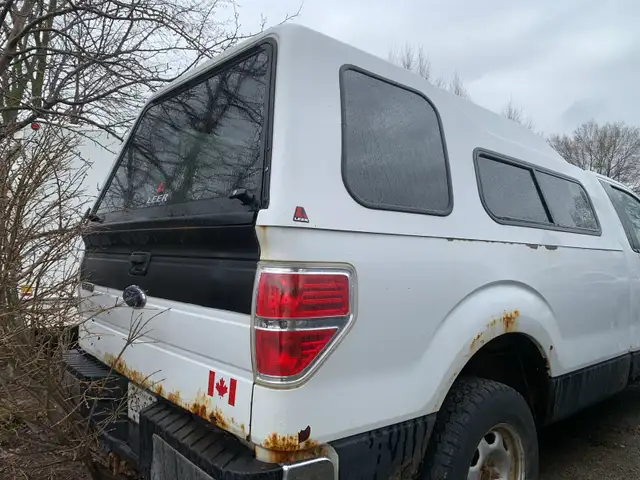 F150 long box high rise truck cap 8ft - Photo 10