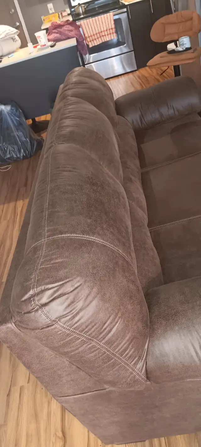 Modern 3-Seat Couch - Excellent Condition - STAIRCASE DISCOUNT! - Photo 3