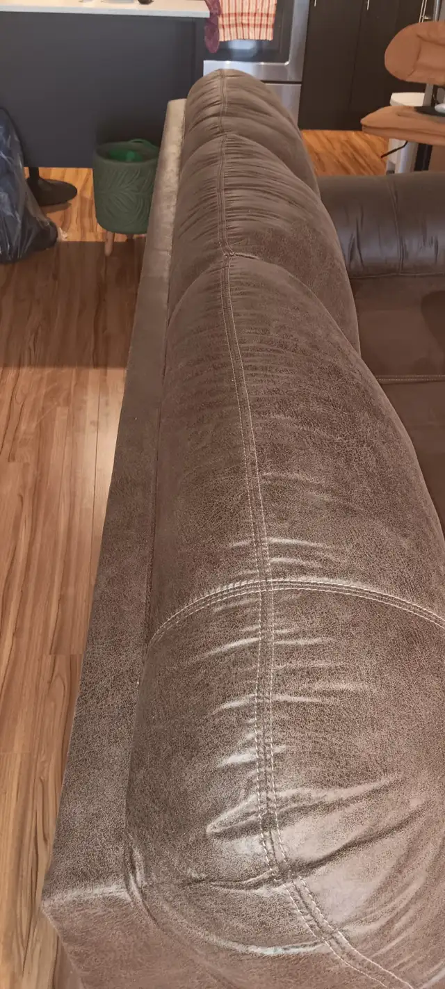 Modern 3-Seat Couch - Excellent Condition - STAIRCASE DISCOUNT! - Photo 4