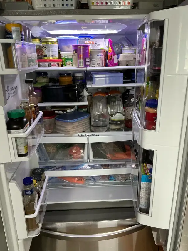 LG French Door Fridge/Freezer - Photo 4