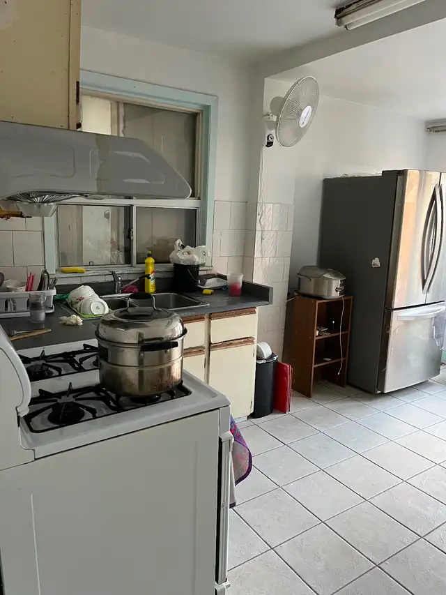 Location!Location!Location! - Photo 9