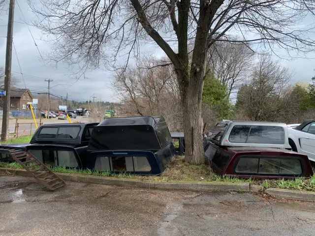 Truck Caps and Toppers