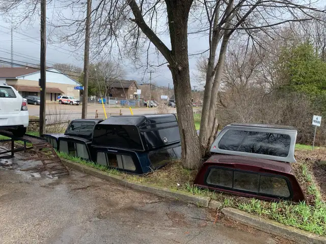 Truck Caps and Toppers - Photo 2