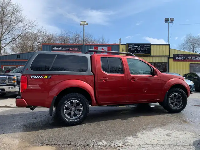 Nissan Frontier bed cap Leer - Photo 2