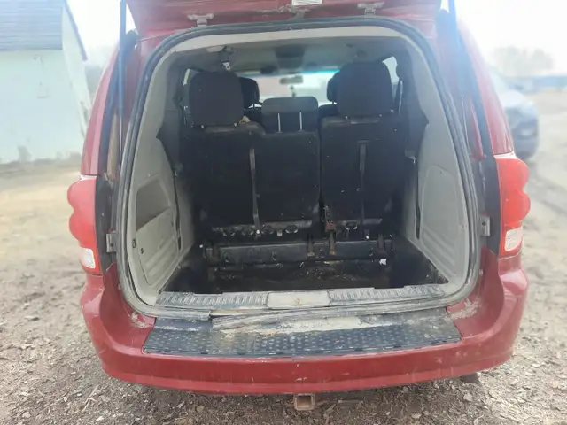 AS IS – 2012 Grand Caravan - Photo 5